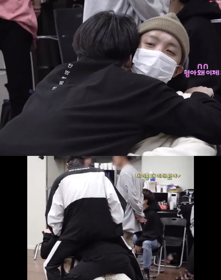 Lagi Manja, Jungkook Peluk Sambil Duduki Paha J-Hope BTS