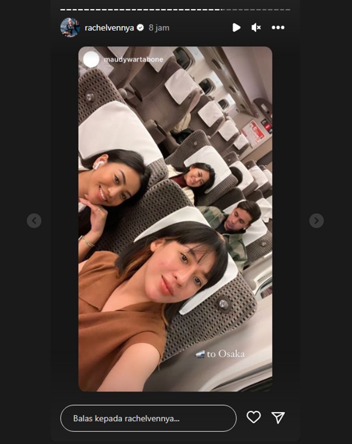 Rachel Vennya Terciduk Bareng Salim Nauderer Saat Bawa Anak ke Disneyland