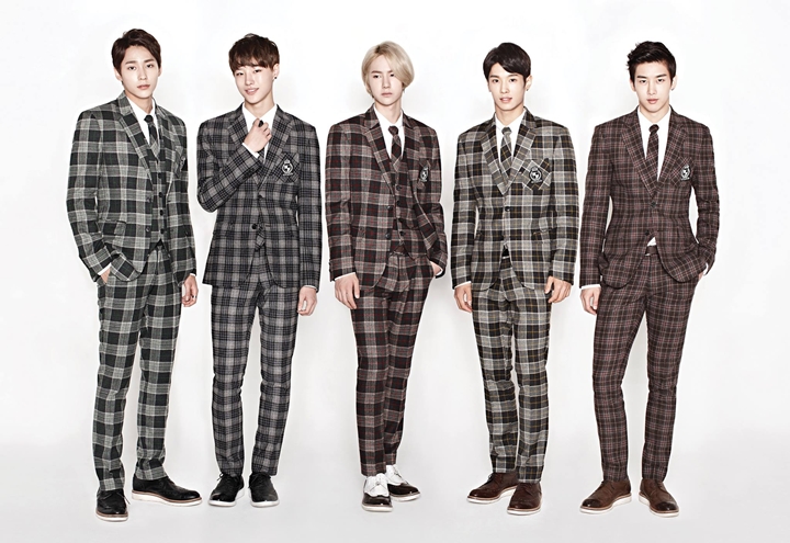 Debut di UNIQ