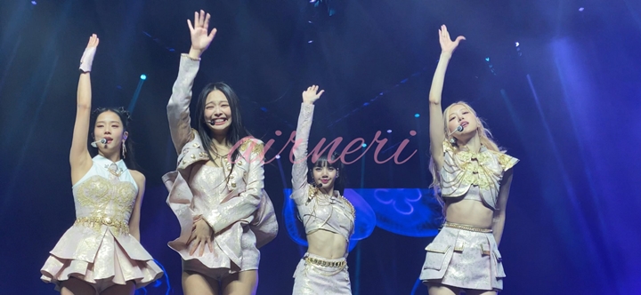 Imutnya Ekspresi Jennie BLACKPINK Saat Rok Terbuka Kena Angin di Konser Dallas