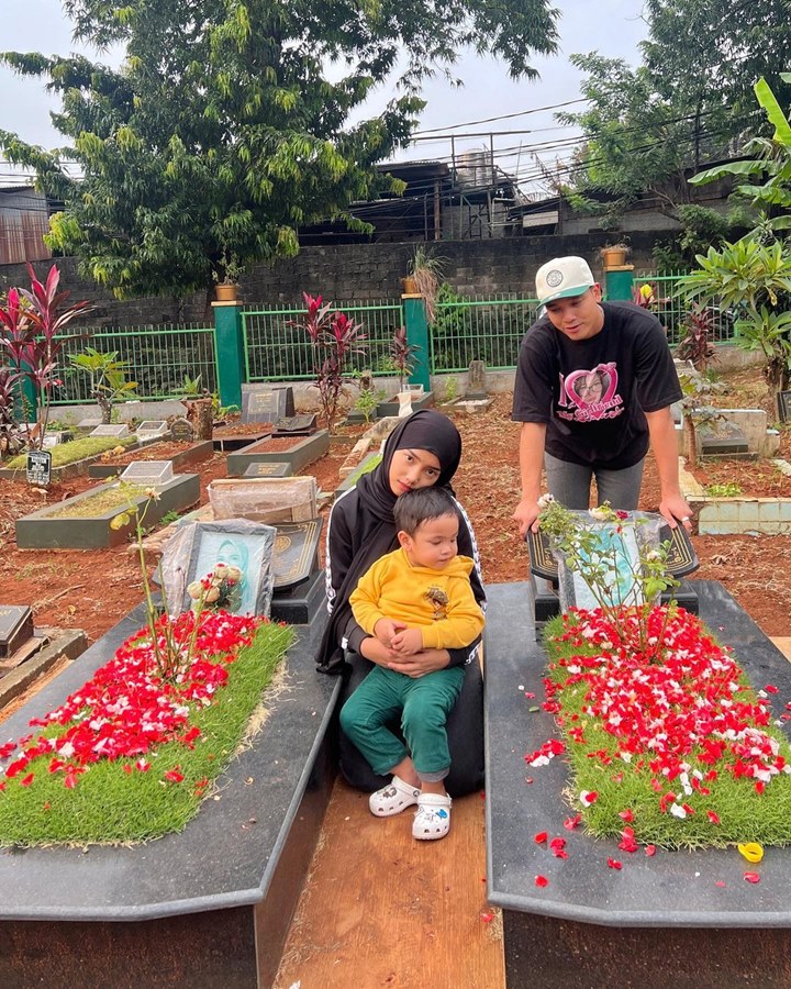 Sempatkan Ziarah