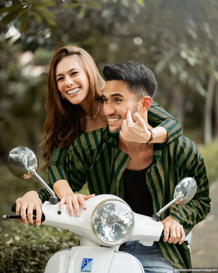 Pakai Baju Couple