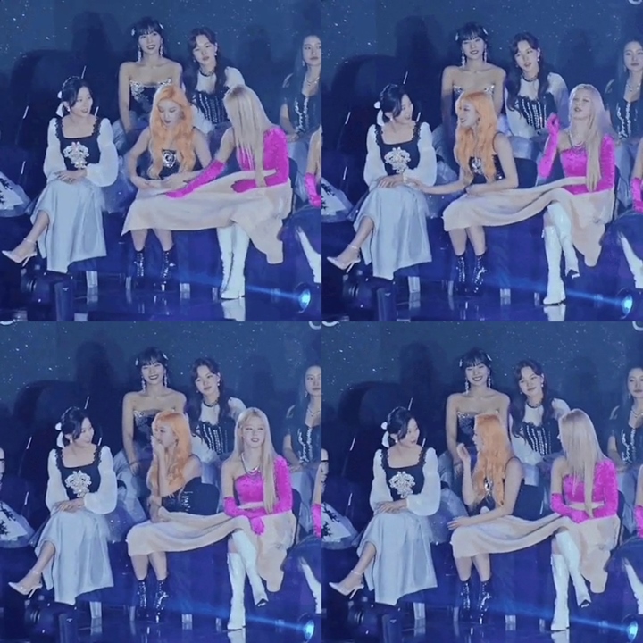 GMA 2022: Interaksi Manis Yuqi (G)I-DLE dan Seulgi Bikin Member Red Velvet Ikut Senyum GMA 2022: Interaksi Manis Yuqi (G)I-DLE dan Seulgi Bikin Member Red Velvet Ikut Senyum