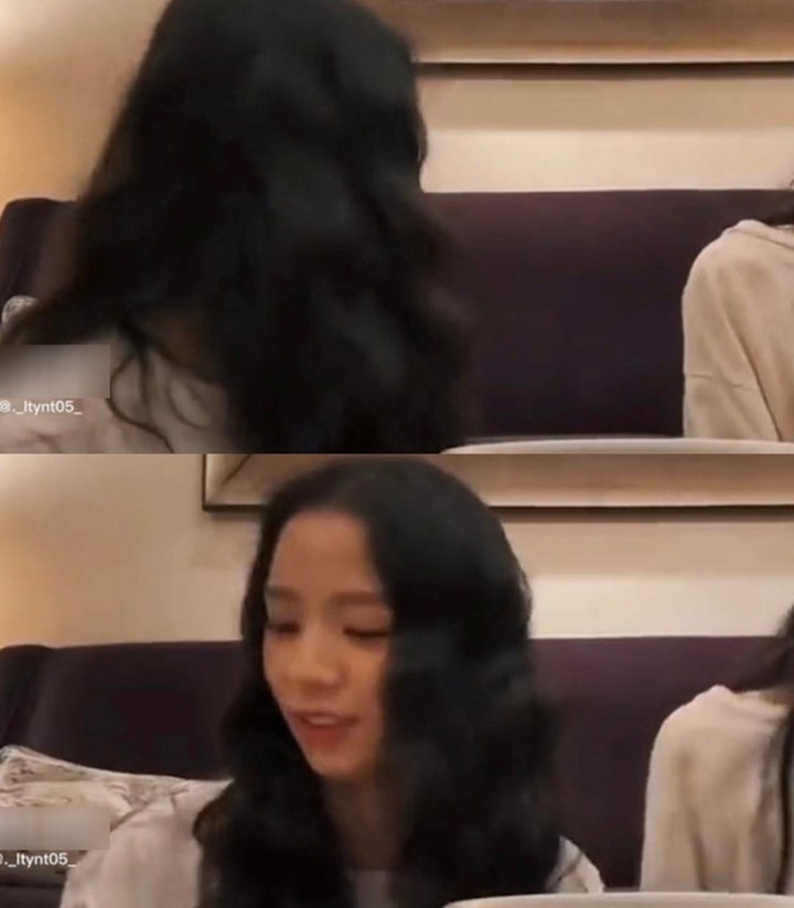 Jisoo BLACKPINK Bingung Cari Ponsel Saat Live, Endingnya Sungguh MembagongkanJisoo BLACKPINK Bingung Cari Ponsel Saat Live, Endingnya Sungguh MembagongkanJisoo BLACKPINK Bingung Cari Ponsel Saat Live, Endingnya Sungguh Membagongkan
