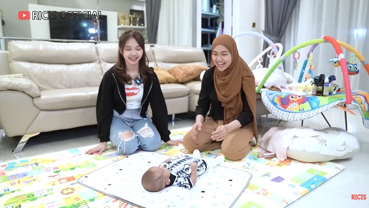 Seru Bareng Ria Ricis