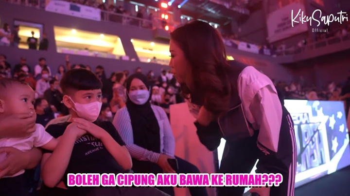 Kiky Saputri Gemas Mau Culik Cipung, Rafathar Langsung Ngegas