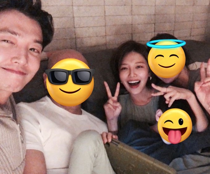 Jung Kyung Ho & Choi Sooyoung SNSD Perdana Rilis Selfie Bareng Usai 10 Tahun Pacaran