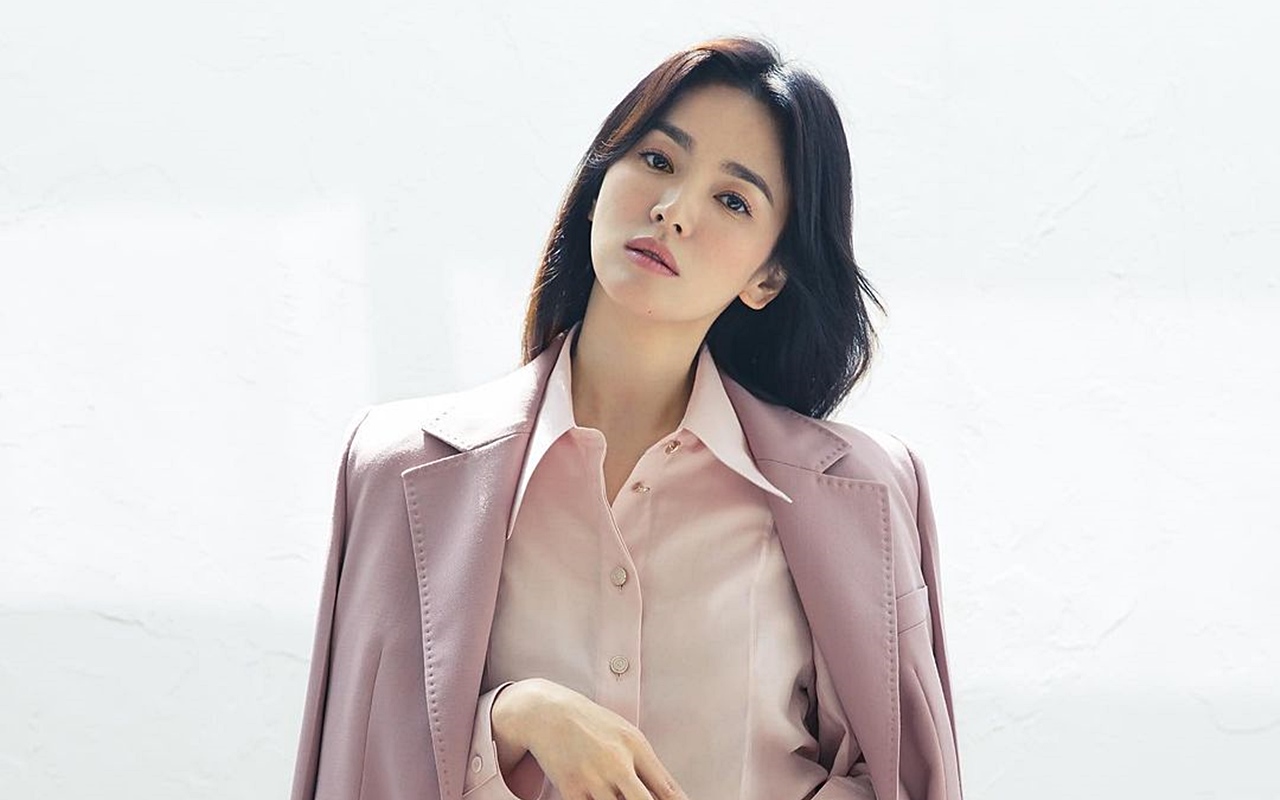 Song Hye Kyo Ikut Nonton 'Under The Queen's Umbrella', Dukung Teman Aktris