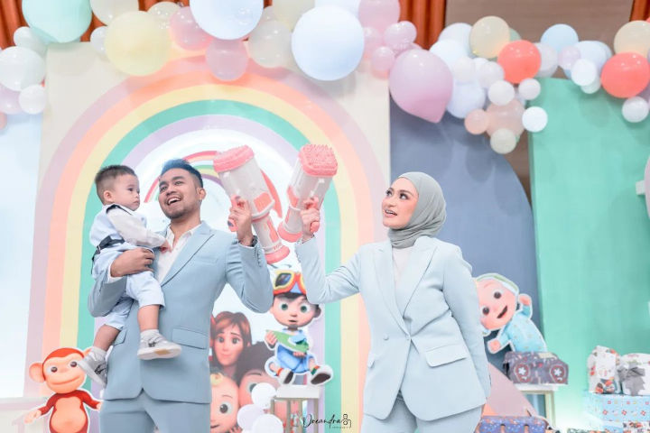 Momen Ultah Pertama Baby Adzam
