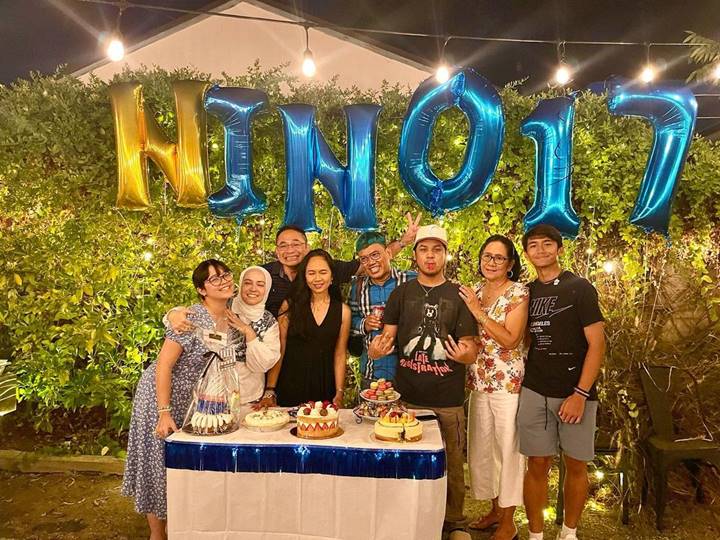 Gelar Sweet Seventeen Si Bungsu