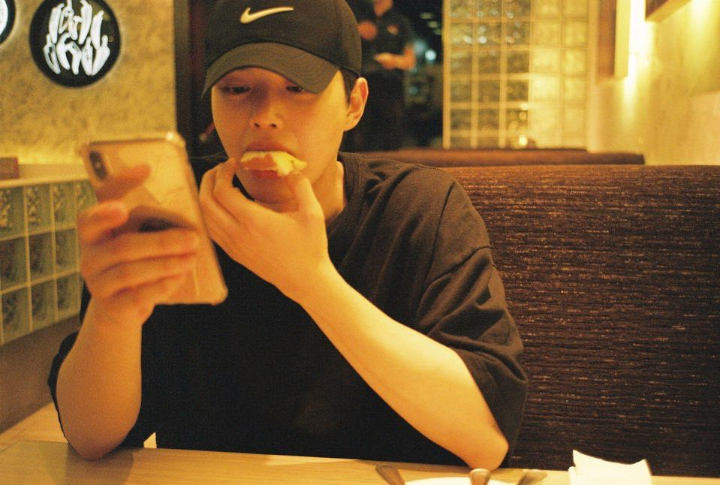 Charming Saat Bare Face