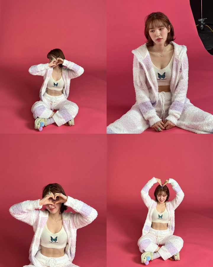 Wendy Red Velvet Pose Pakai Outfit Super Imut, Perut Ngintip Bikin Salah Fokus