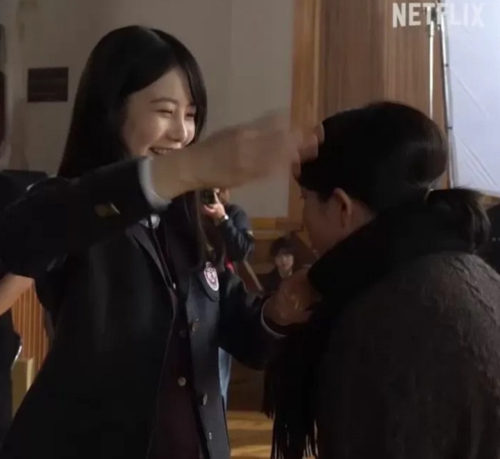 Perlakukan Manis Shin Ye Eun ke Jung Ji So