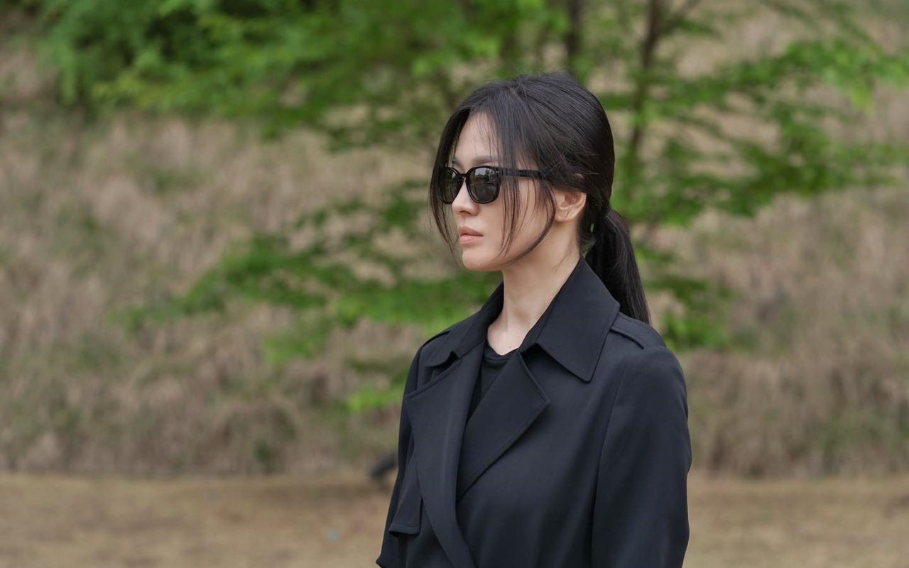Kunjungan Song Hye Kyo Ke Aula Pemakaman 'The Glory 2' Disorot