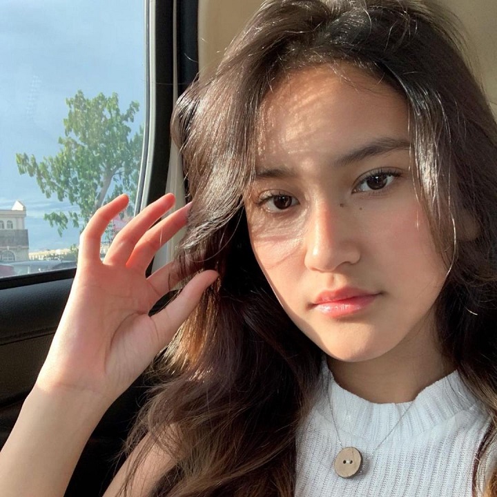 Cantik dan Bersuara Indah