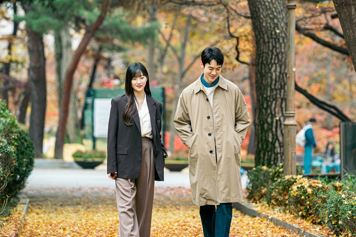 Moon Ga Young Tanggapi Pro Kontra Open Ending di \'The Interest of Love\'
