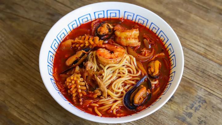 Minji NewJeans Dapat Komentar Nyinyir Usai Ngaku Tak Pernah Makan Jjamppong dan Bibimyeon