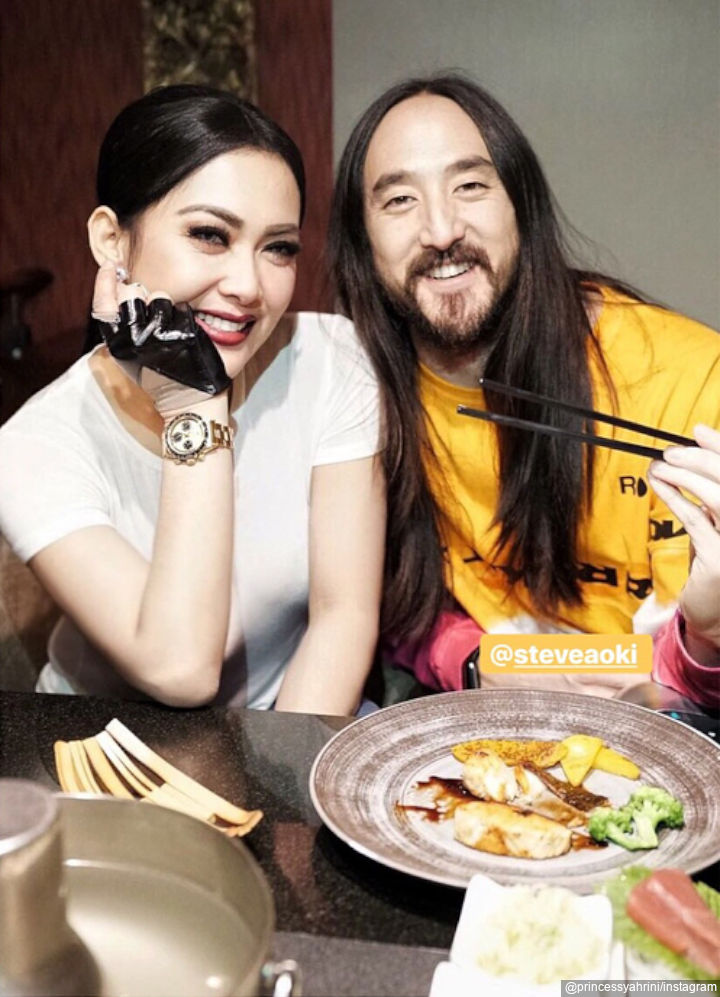 Makan Malam dengan Steve Aoki