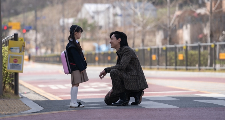Rasa Sayang Park Sung Hoon Pada Putri Lim Ji Yeon di \'The Glory\' Dicurigai Palsu