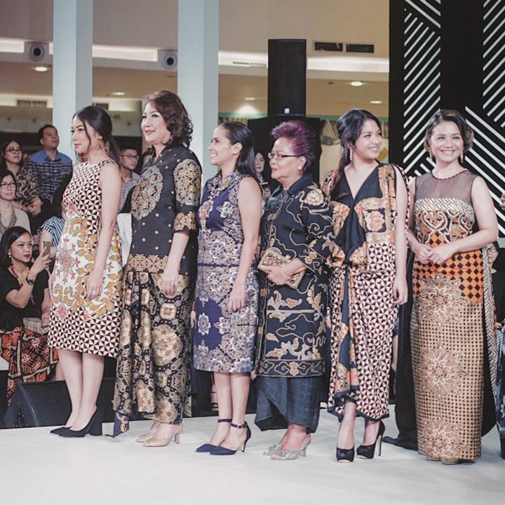 Fahsion Show Bareng Ibu-ibu