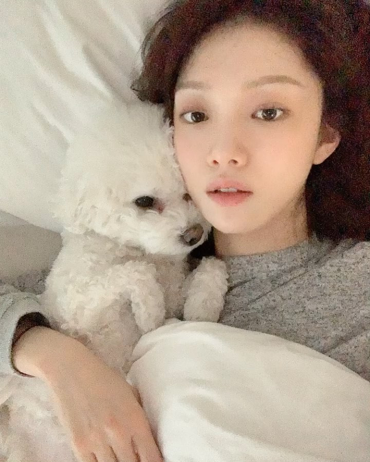 Bare Face Saat Nyantai Bareng Gureumee