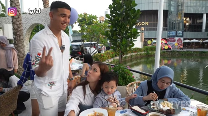 Fadly Faisal Bahas \'Minimal 2 Cewek\', Tatapan Rebecca Klopper Bikin Panik