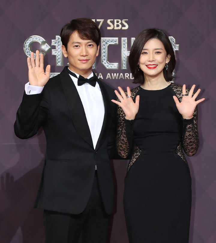 Ji Sung dan Lee Bo Young