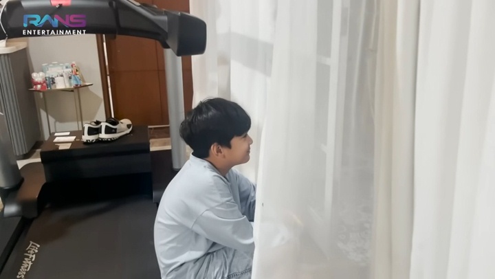 Rafathar Ceria Bikin Takjil Sendiri, Momen Nunggu Adzan Bikin Gemas
