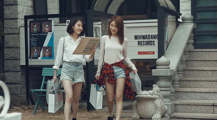 Tunjukkan Persahabatan di Iklan Mobil