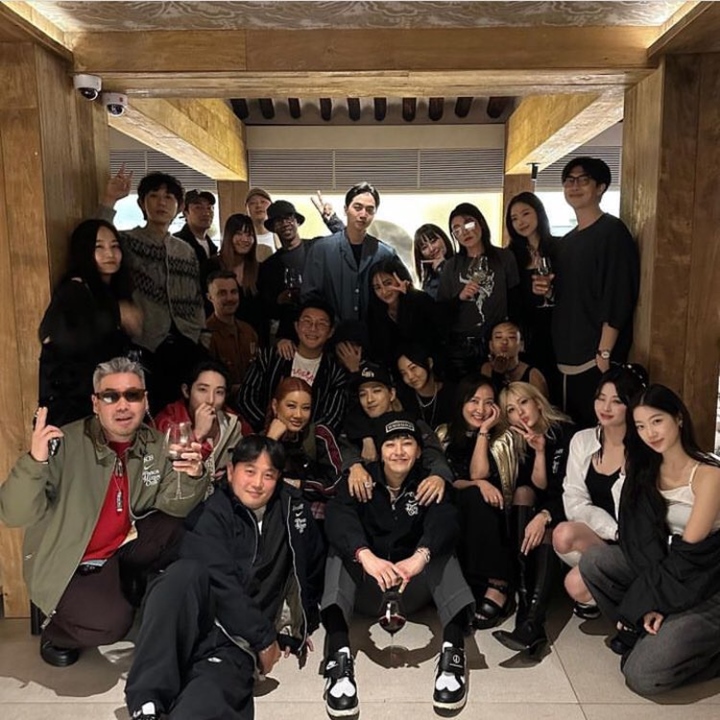 Dinner Bareng G-Dragon BIGBANG Cs, Cewek Cantik di Samping RM BTS Disorot