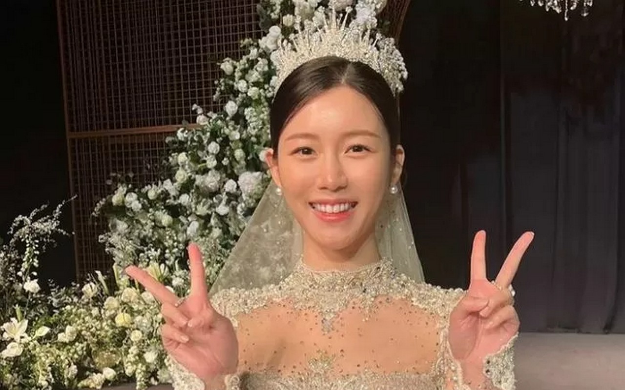 Lee Da In Ungkap Sosok Yang Desain Tiara Pernikahannya Hingga Buket Bunga Yang Dibawanya