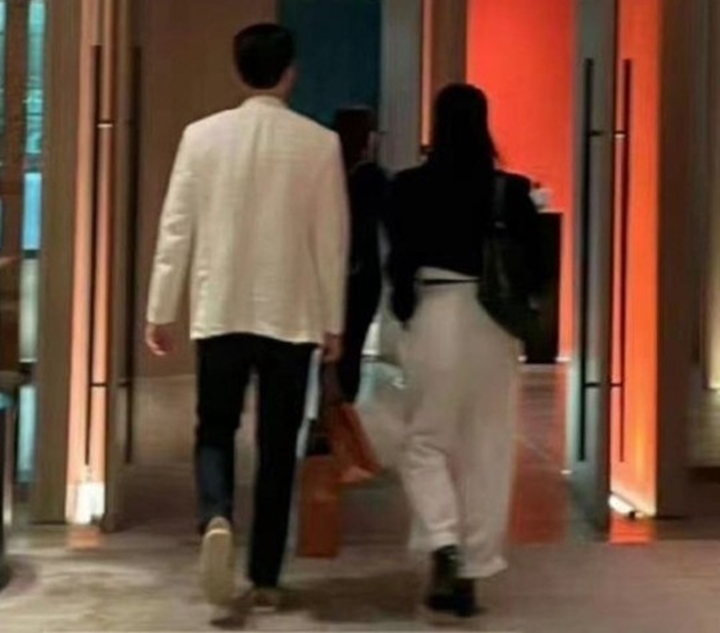 Son Ye Jin & Hyun Bin Kepergok di Hotel Jepang, Agensi Buka Suara