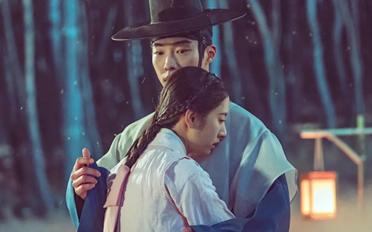 Berbagi Ciuman Romantis, Kisah Cinta Bona-Woo Do Hwan di 'Joseon Attorney' Bikin Penasaran