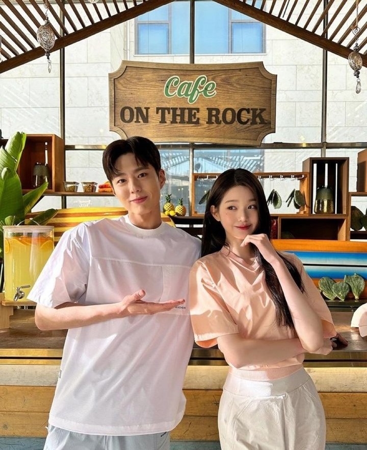Park Bo Gum Kembali Mejeng di Instagram Wonyoung IVE Tuai Respons Hangat