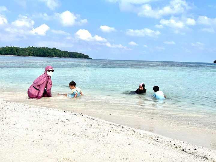 Bahagia Ajak Anak Bermain