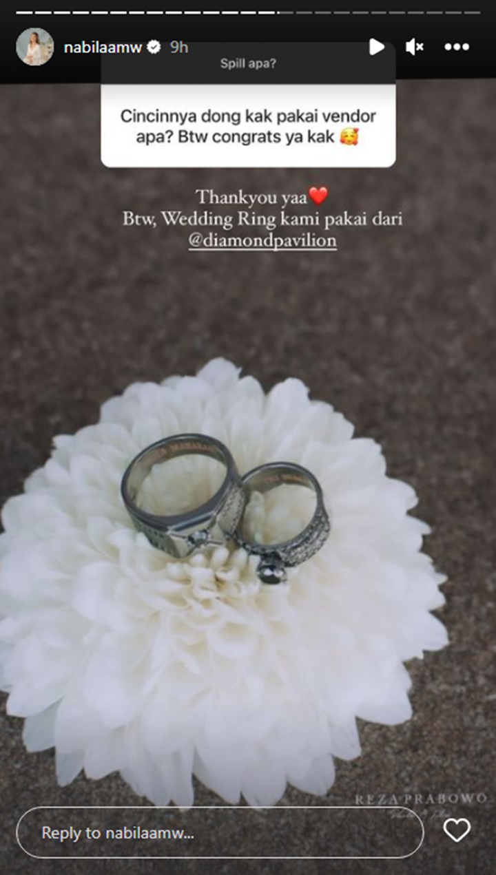 Tri Suaka dan Nabila Maharani Semringah Pamerkan Cincin Nikah Berdesain Unik