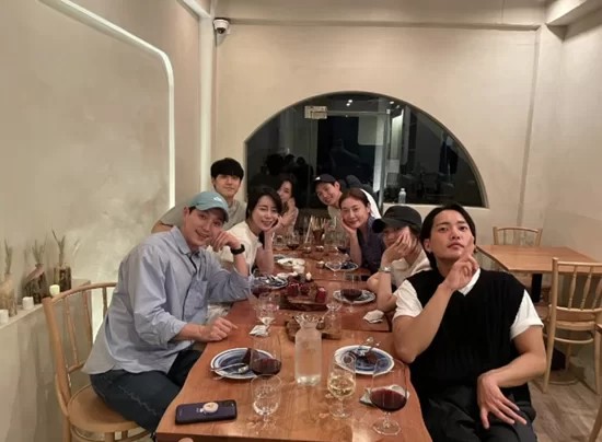 Acara Makan-Makan Ditraktir Song Hye Kyo, Lim Ji Yeon-Lee Do Hyun Pepetan Malah Bikin Salfok