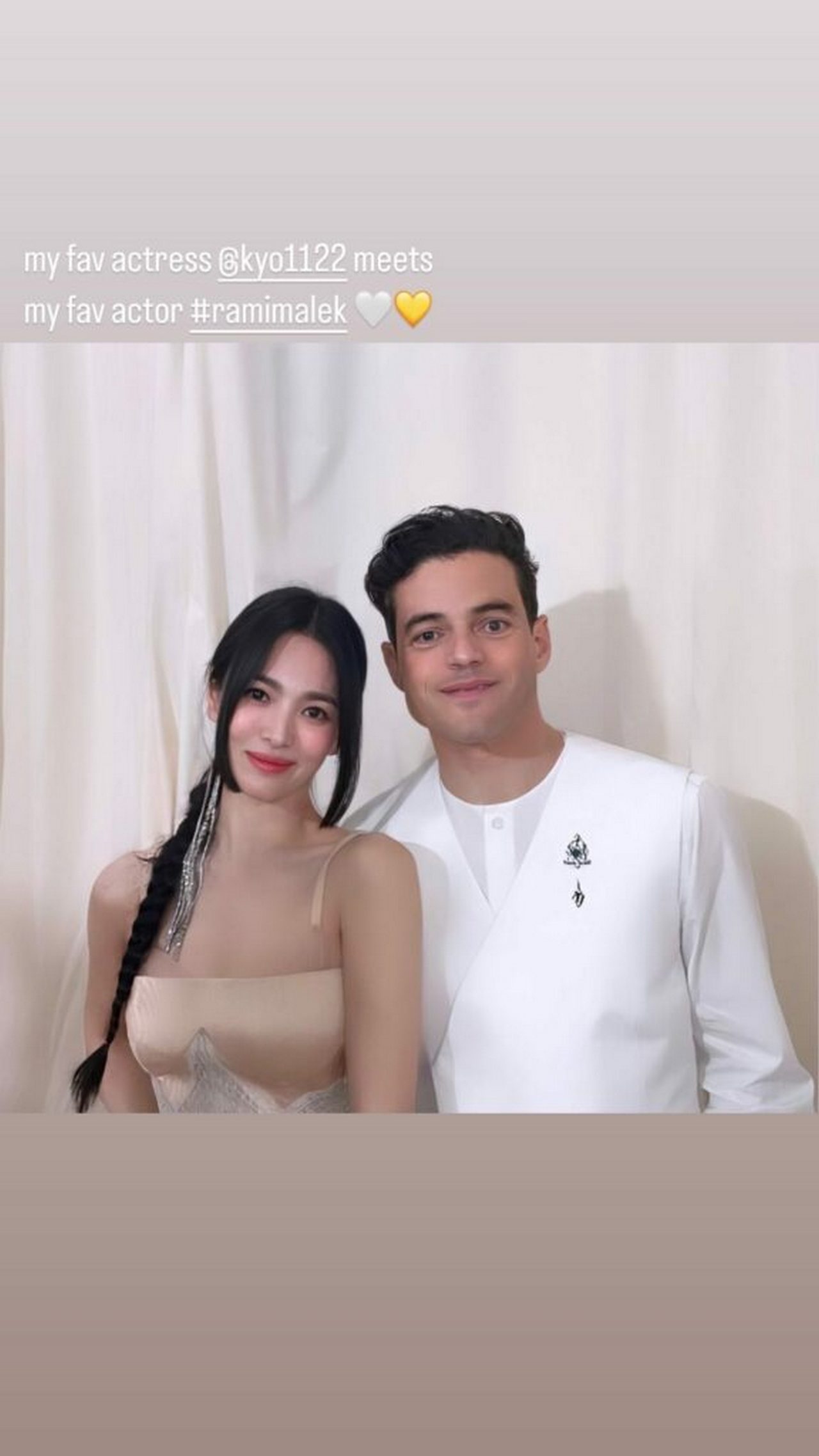 Circle Makin Go Internasional, Song Hye Kyo Pose Bareng Aktor Peraih Oscar di Met Gala 2023