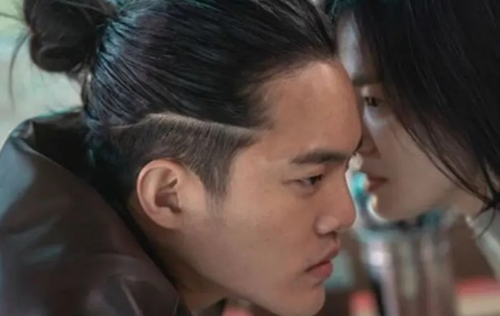 Kim Gun Woo Kesulitan Pandang Song Hye Kyo di Awal Ketemu