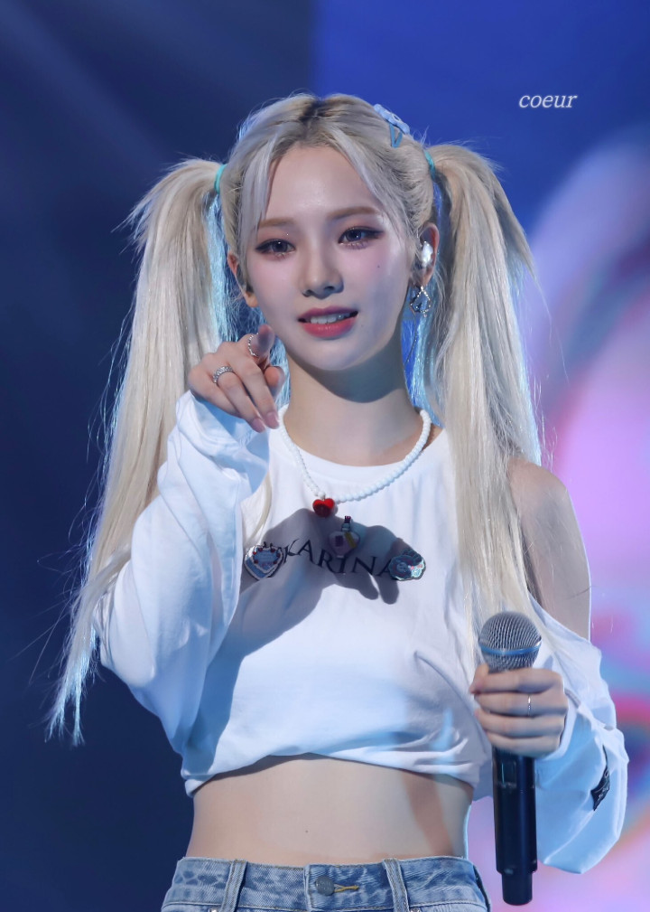 Cute dengan Gaya Kuncir Dua