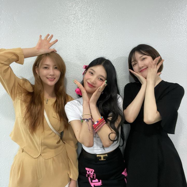  Joy Red Velvet, Hayoung A Pink dan Yerin eks G-Friend
