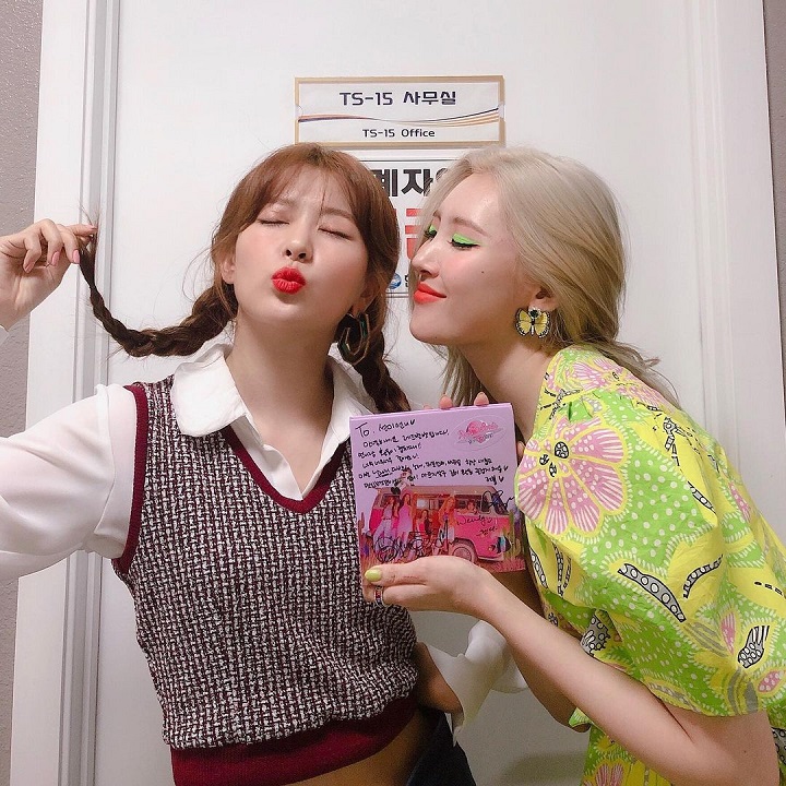 Seulgi Red Velvet dan Sunmi eks Wonder Girls