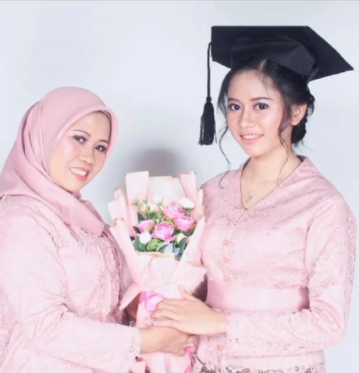 Ibu dan Anak Sama Menawannya
