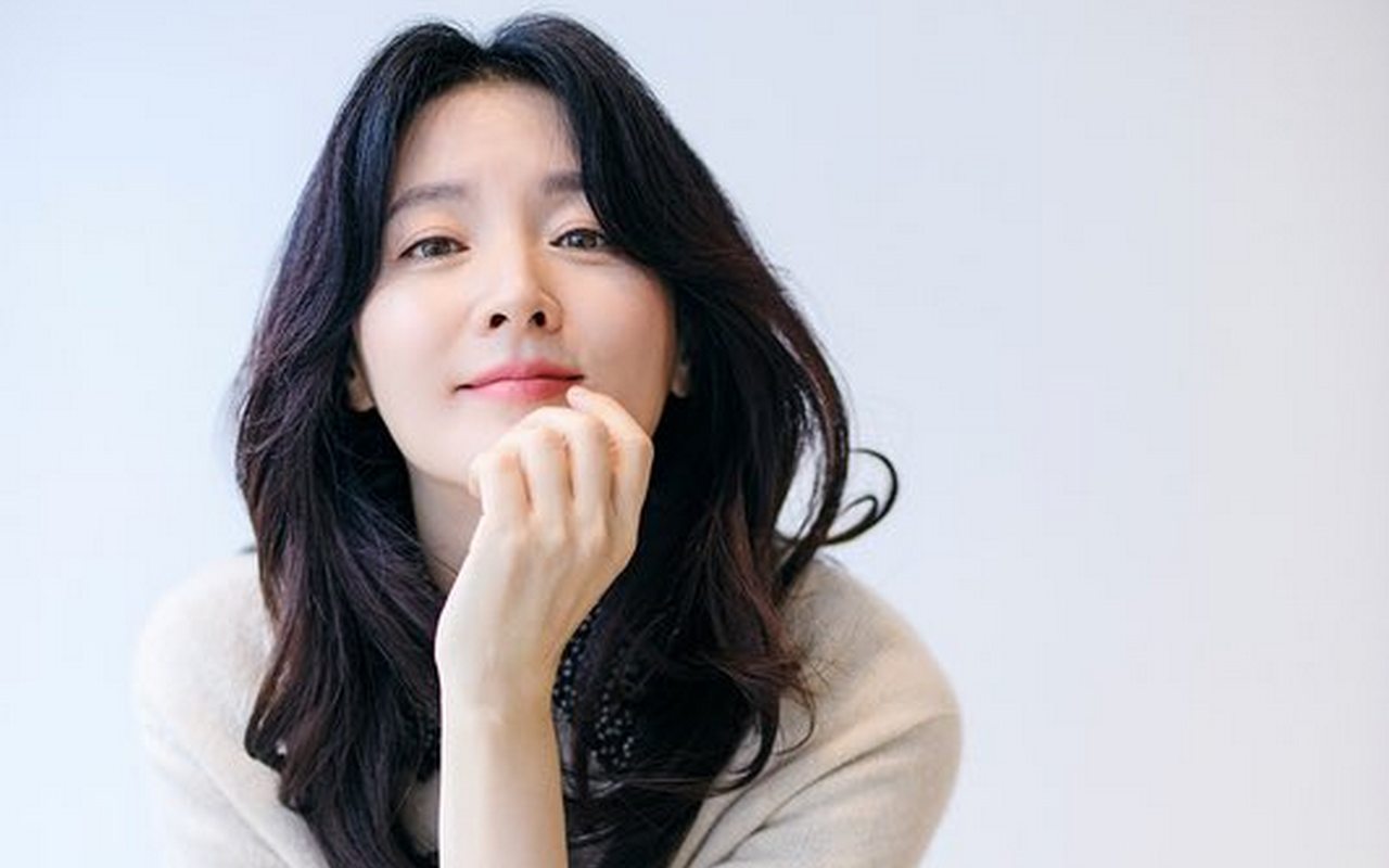 Usia Sudah Setengah Abad Lebih, Kecantikan Lee Young Ae Di Event Terbaru Bikin Meleleh