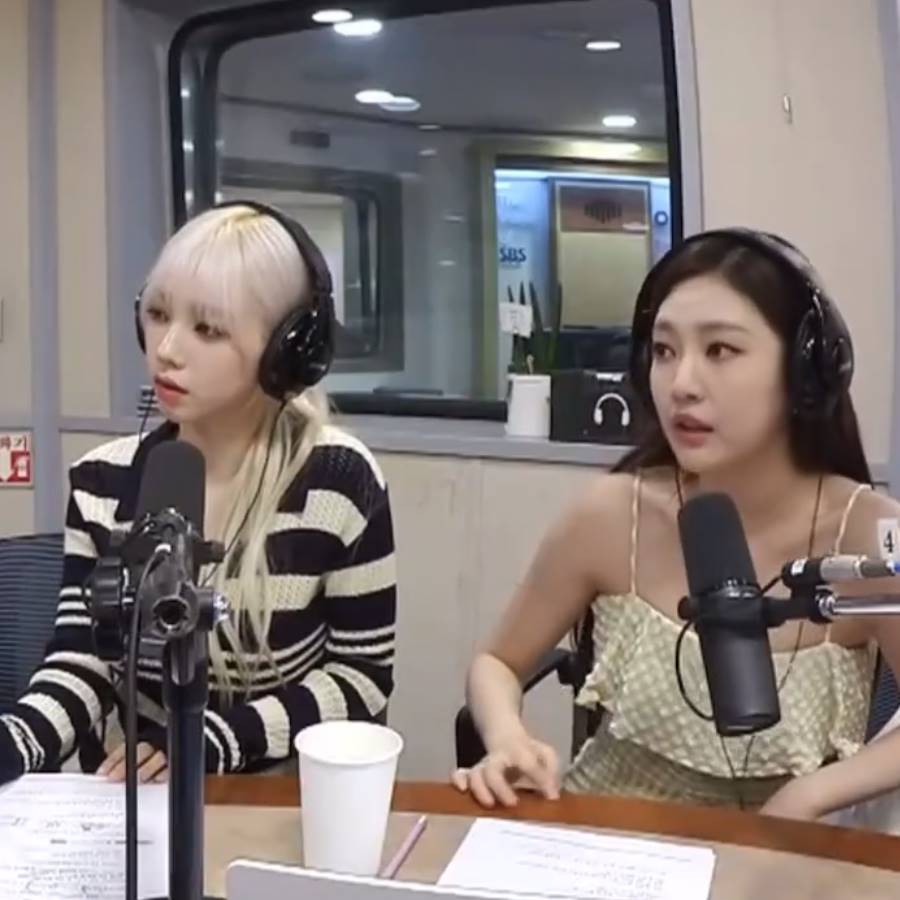 Karina dan Ningning aespa di acara radio