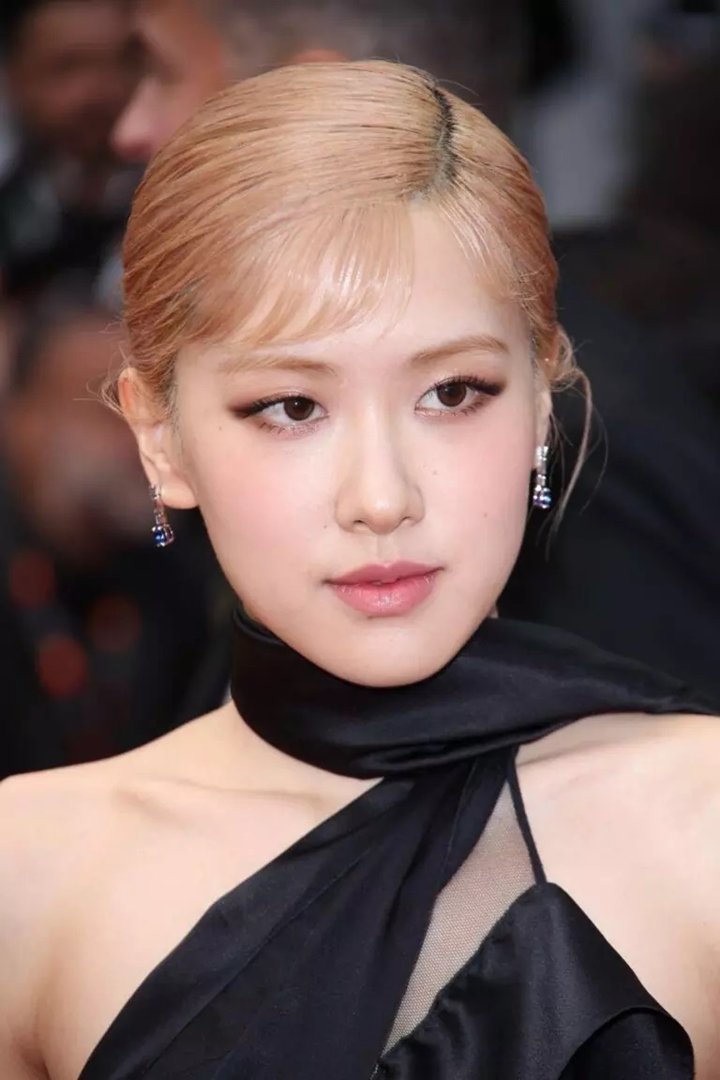 Kondisi Kulit Wajah Rose BLACKPINK di Cannes 2023 Tuai Perhatian