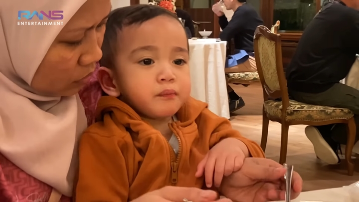 Etika Rayyanza Cipung Putra Raffi & Nagita Saat Minta Pipis Tuai Perhatian