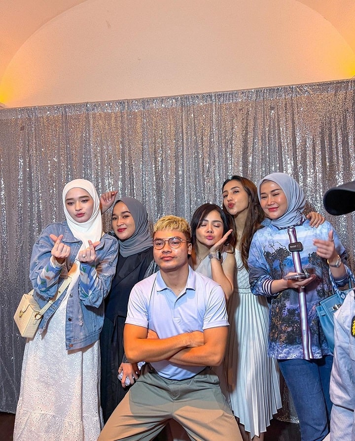 Keluarga Brand Kecantikan Shandy Purnamasari