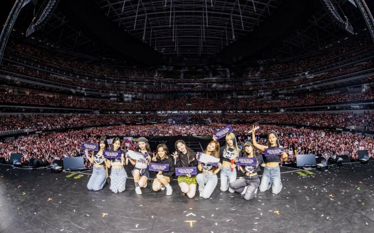 Twice Sukses Bikin Bangga Usai Tampil Mengesankan & Pecahkan Rekor Lewat Konser di SoFi Stadium