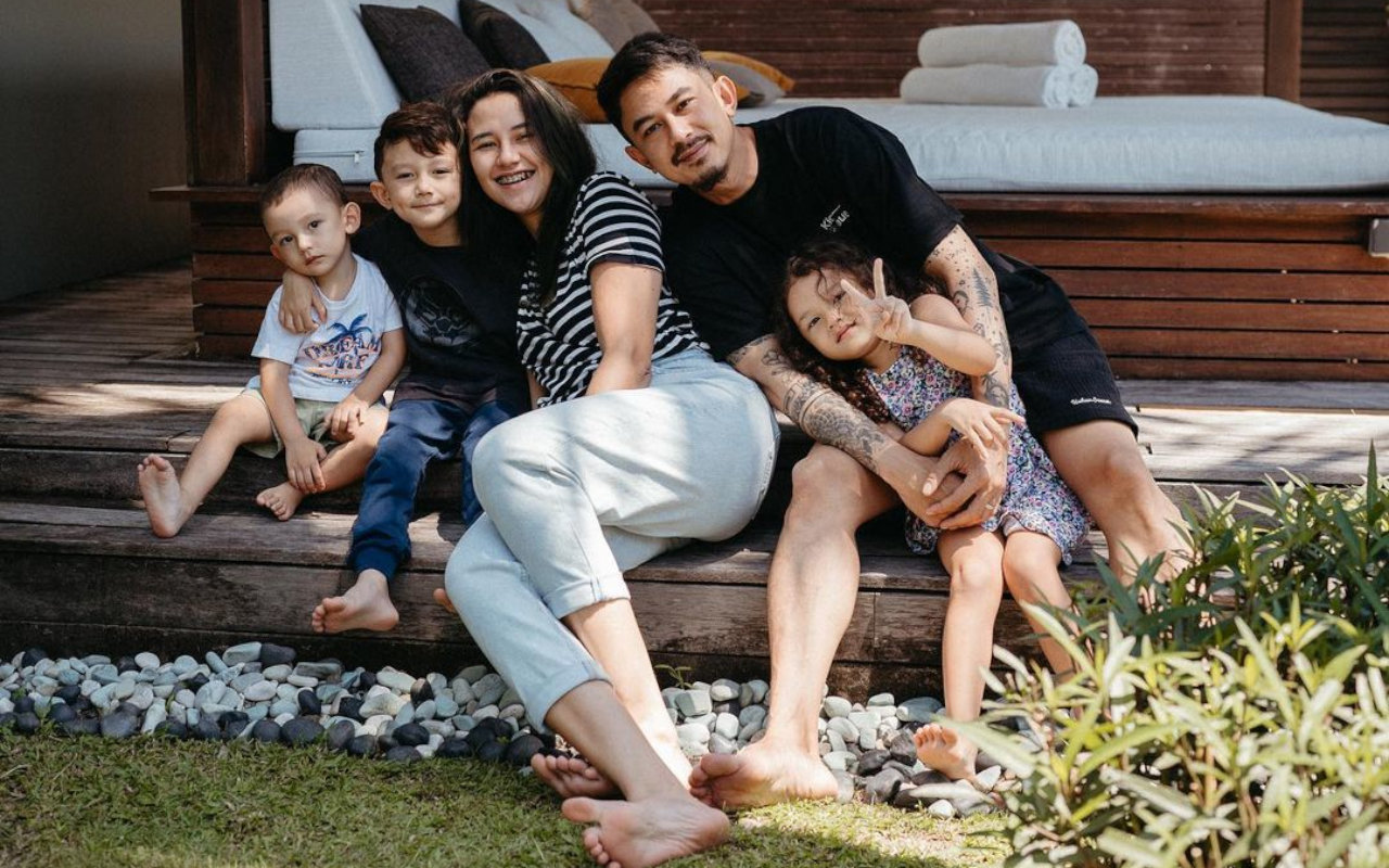 Fandy Christian & Dahlia Poland Diduga Quality Time Bareng Usai Upload Foto Senada